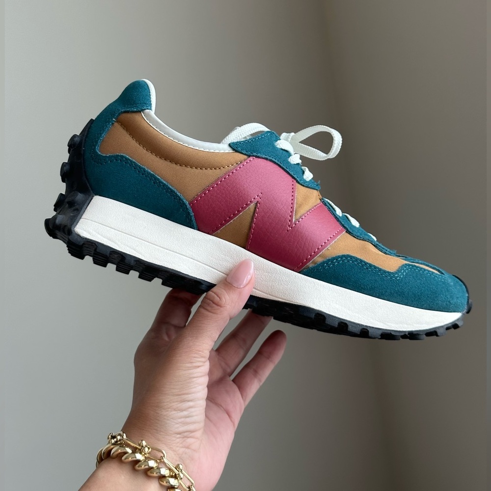 New Balance 327